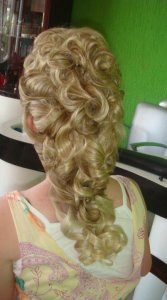 418958_256284984446809_1303760489_n