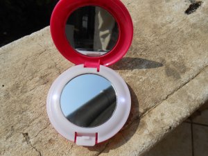 leopárd mintás kompakt tükör oriflame (1)