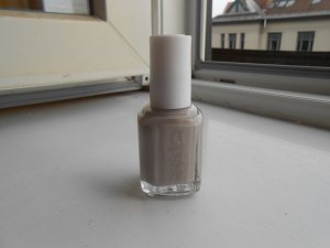 essie take it outside 882 (3)